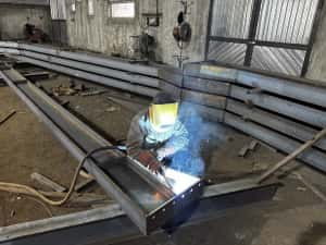 Avem pe stoc hale structurii metalica 200 Mp confectinate din europrofile ipe 160 facem si alte dimensiuni pe baza de comanda — miniatura 7