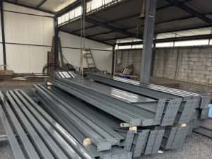 Avem pe stoc hale structurii metalica 200 Mp confectinate din europrofile ipe 160 facem si alte dimensiuni pe baza de comanda — miniatura 8