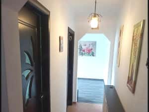 Vând apartament cu , 3 camere etajul 3,zona Sagului -Turist — miniatura 6