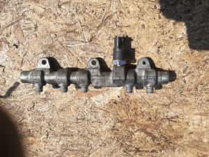 Rampa injectoare 1.9jtd Bosch Alfa Romeo 156 — miniatura 2