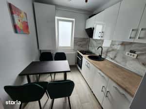 Inchiriez apartament cu 3 camere si garaj — miniatura 5