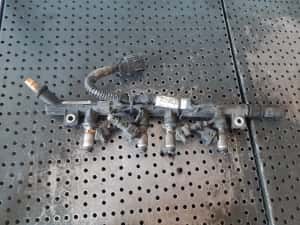 rampa cu injectoare 1.4 b 850a1000 fiat punto evo grande punto 199 cb261b — miniatura 2