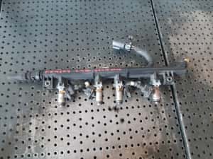 rampa cu injectoare 1.4 b 850a1000 fiat punto evo grande punto 199 cb261b — miniatura 4