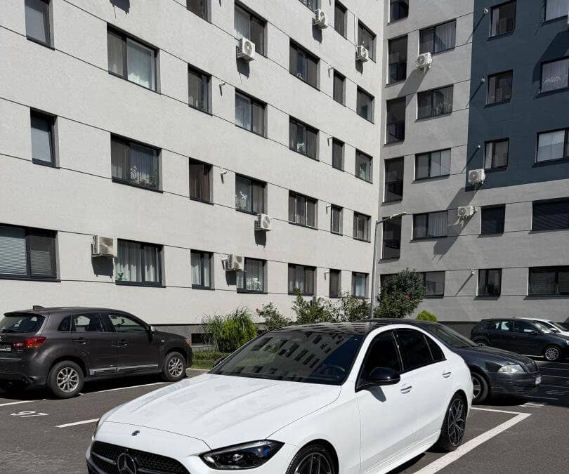 Mercedes-Benz C 300 Automată 258 HP Benzină — fotografie 1 din 7