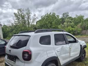 Dacia Duster 2 avariata/lovita 1.5 dci -4x4 !! — miniatura 2