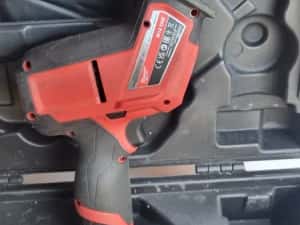 Milwaukee M12 CHZ Fierastrau Vulpe 2023 — miniatura 3