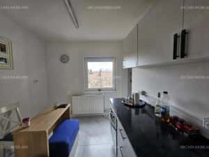 Apartament deosebit, 3 camere, decomandat, 2 băi, 2 balcoane, et. 3 din 4, zona Șagului-Steaua — miniatura 3