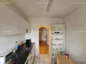 Apartament deosebit, 3 camere, decomandat, 2 băi, 2 balcoane, et. 3 din 4, zona Șagului-Steaua — miniatura 5