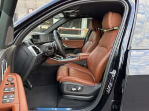 BMW X5 M-PAKET PRO 2025 Individual Grila Iluminata Suspensie Lift 48.000Km Primul Propietar — miniatura 6