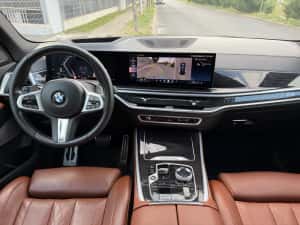 BMW X5 M-PAKET PRO 2025 Individual Grila Iluminata Suspensie Lift 48.000Km Primul Propietar — miniatura 9