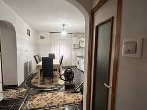 Apartament de vanzare cu 3 camere