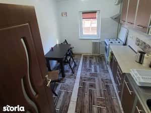 ZAMCA INTRARE- ZONA CATEDRALEI- 2 camere mobilate si utilate — miniatura 4