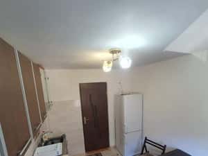 ZAMCA INTRARE- ZONA CATEDRALEI- 2 camere mobilate si utilate — miniatura 5