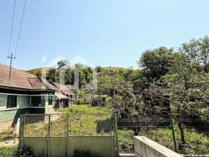 Casa individuala 2 camere, 60mp, 1280mp teren, zona linistita Visea