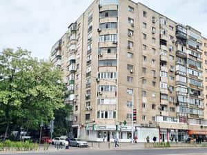 2 Cam | Dec | Ghencea | Stradal | Etaj 3/10 | Bloc 1983 — miniatura 4