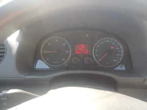 Volkswagen Caddy 1.9 — miniatura 5