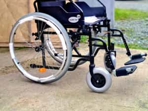 Carut cu rotile pentru persoane cu dizabilități sau handicap Nouu — miniatura 8