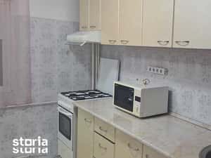 inchiriez apartament 3 camere Brancoveanu metrou — miniatura 3