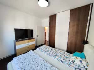 Vând apartament modern cu 2 camere în Giroc aproape de stația peco Esso — miniatura 5