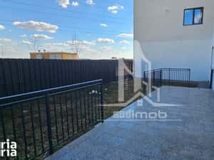Apartament 2 camere cu curte de 85 mp in complexul Green Garden.