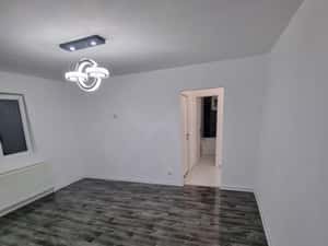 Ap.2 camere piata Resita — miniatura 3