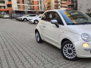 Vand Fiat 500 2009 Benzina 1200 cmc Neavariata — miniatura 3