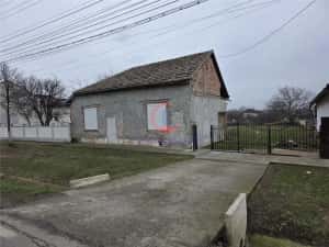 Proprietate cu poten #539;ial investi #539;ional #238;n Pischia 190 mp utili, teren 1000 mp — miniatura 2