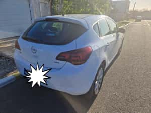 Opel Astra J 2.0 CDTI 118kw 2010 — miniatura 5