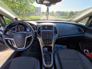 Opel Astra J 2.0 CDTI 118kw 2010 — miniatura 6
