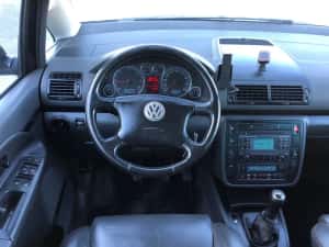 VW Sharan an fabricatie 2008 motor 2.0tdi 140cp climatronic navigatie piele trapa — miniatura 5
