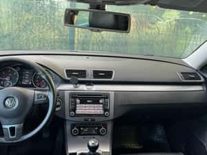 Vând Volkswagen Passat B7 Highline, an fabricație 2012 — miniatura 5