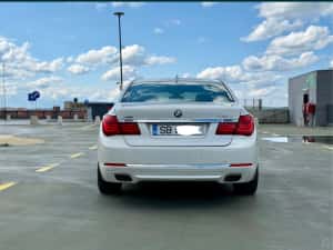 BMW Seria 740 xdrive-2014 — miniatura 5
