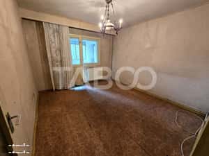 Apartament decomandat 4 camere 4 balcoane 2 bai etaj 1 Central Sibiu — miniatura 3