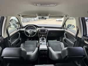 VW PASSAT B8 AN 2016 IMPORT ITALIA STARE TEHNICA ESTETICA 10++ Ceasuri digitale Navigatie Mare FaruriFull Led Piele Scaune Electrice Distronic Senzori — miniatura 5