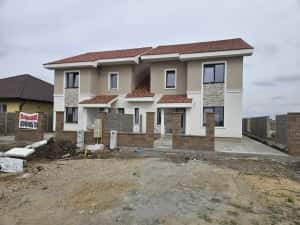 PROPRIETAR !!Vând duplex despărțit prin camera tehnica — miniatura 1