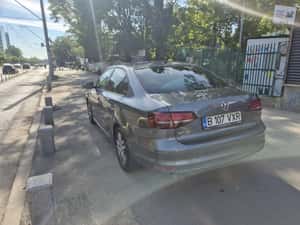 Volkswagen Jetta 2017, Second hand, 135.000 km — miniatura 4