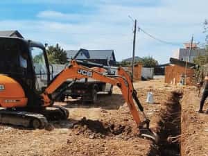 Bobcat si Mini excavator  inchiriez — miniatura 6