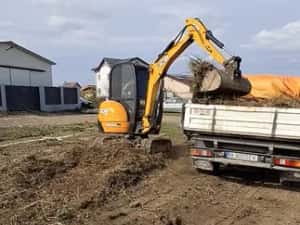 Bobcat si Mini excavator  inchiriez — miniatura 10