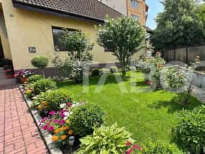 Casa individuala curte libera 300mp 8 camere zona Calea Poplacii Sibiu