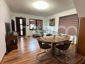 Casa individuala curte libera 300mp 8 camere zona Calea Poplacii Sibiu — miniatura 3