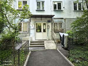 Vanzare Apartament 2 camere, Resita, etajul 1, liniște și acces facil