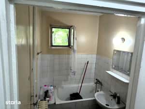 Vanzare Apartament 2 camere, Resita, etajul 1, liniște și acces facil — miniatura 4