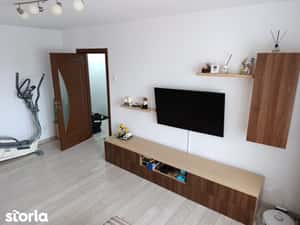 1979,3 camere, două băi, două balcoane zona euromaterna — miniatura 4