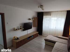 1979,3 camere, două băi, două balcoane zona euromaterna — miniatura 6