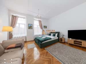 Garsoniera moderna, etaj 1, parcare interioara, Centru Istoric, Brasov — miniatura 3