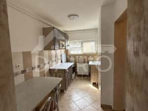 Apartament 2 camere decomandat, zona Aleea Cornisa — miniatura 1