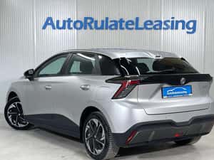 MG4 Hatchback Electric, 37.027 km, 2024, 19.790 EUR — miniatura 4