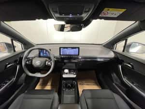 MG4 Hatchback Electric, 37.027 km, 2024, 19.790 EUR — miniatura 7