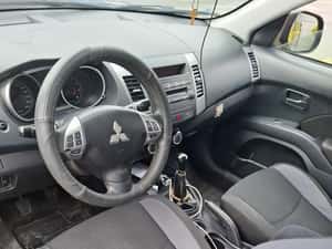 Mitsubishi Outlander 2.0 GPL 2010 - 415.000 km — miniatura 5
