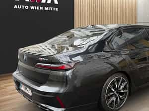 BMW M760 M760e xDrive Limousine Automată 381 HP Hibrid (B/E) — miniatura 7